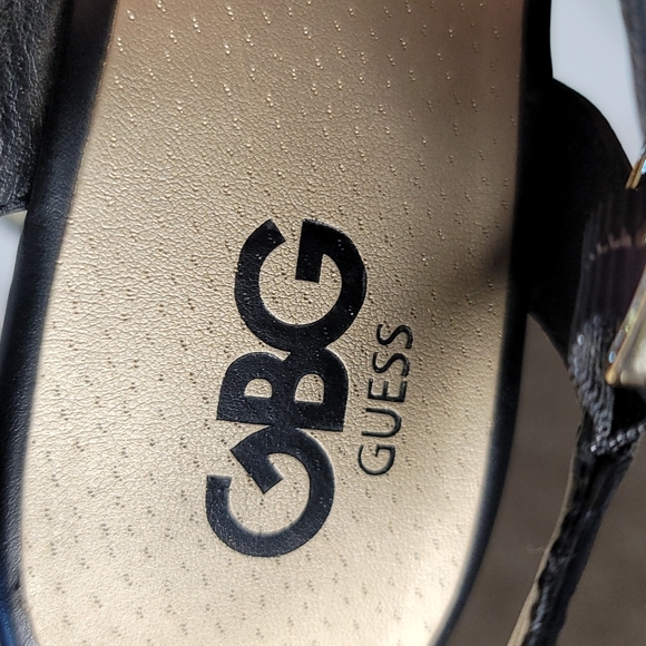 GBG Guess Danna Wedge Black Sandals, Women's size 8 - Picture 4 of 7